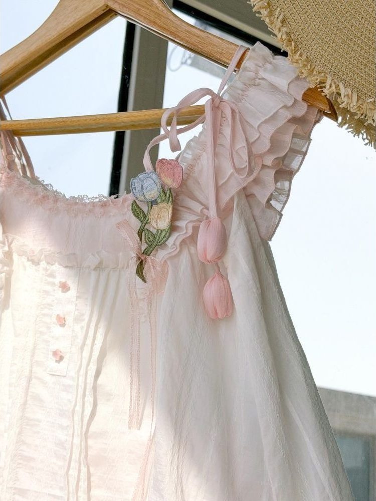 ชุดเซ็ตสองชิ้นตกแต่งระบายสไตล์ - Cami Top Lace บทวิจารณ์และราคา